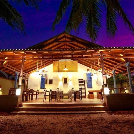 Ocean Gateway Dickwella Hotel Bagian luar foto