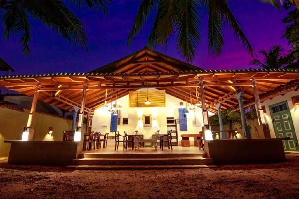 Ocean Gateway Dickwella Hotel Bagian luar foto