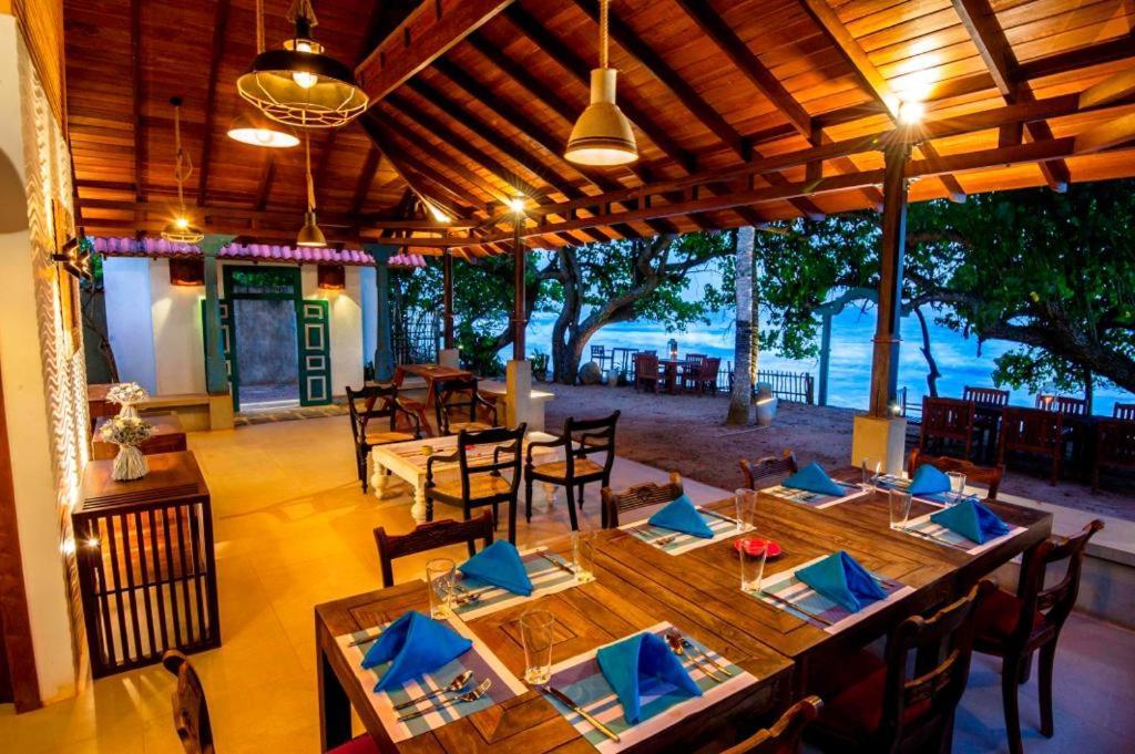 Ocean Gateway Dickwella Hotel Bagian luar foto